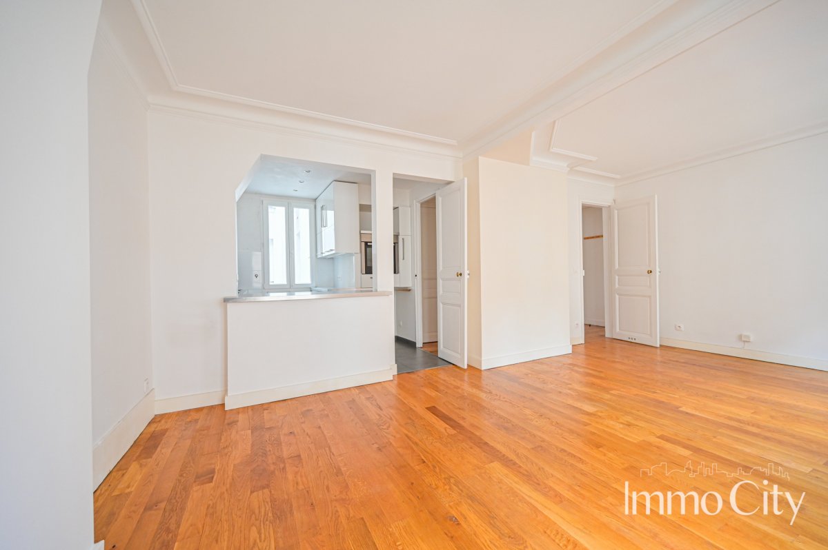 Location Appartement  2 pièces - 50.14m² 75015 Paris