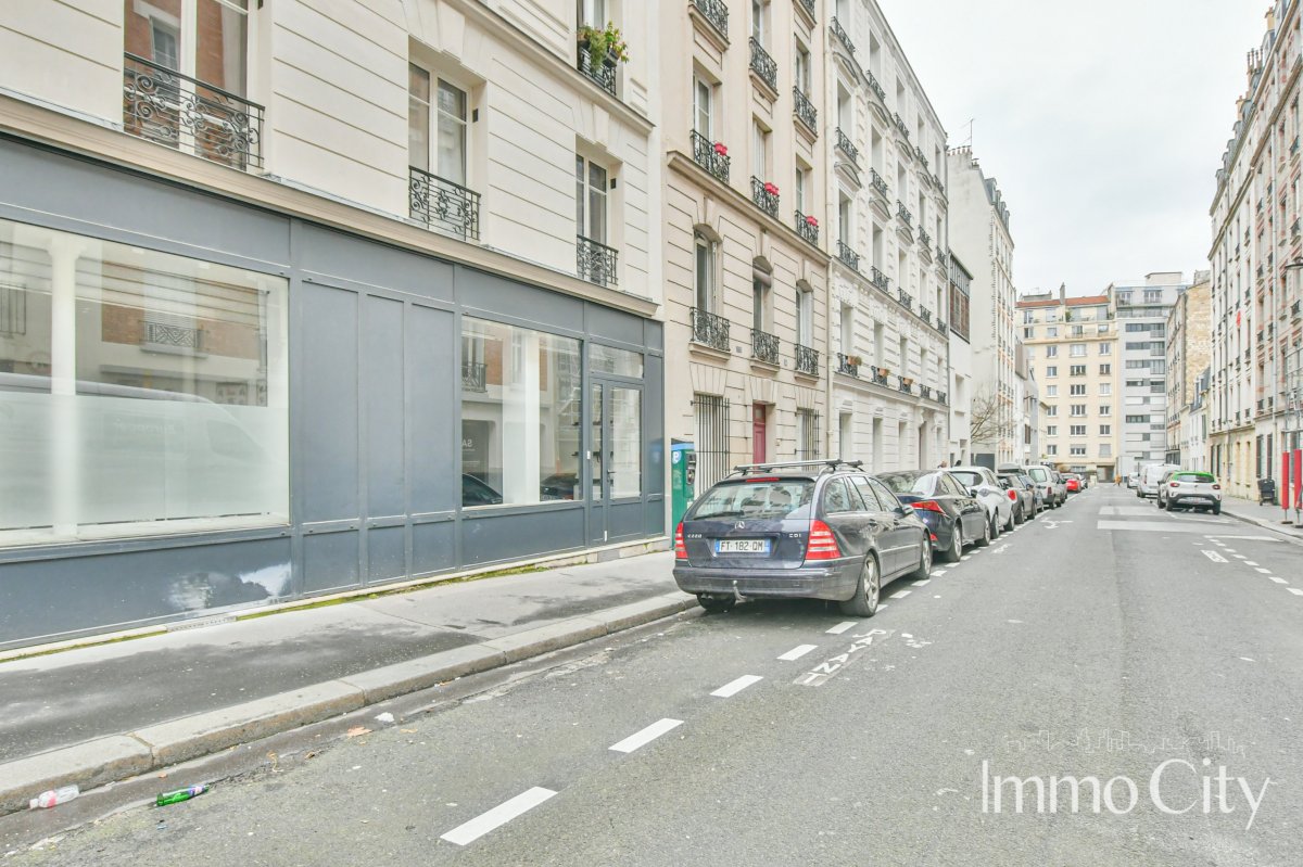 Location Local commercial  2 pièces - 75m² 75015 Paris