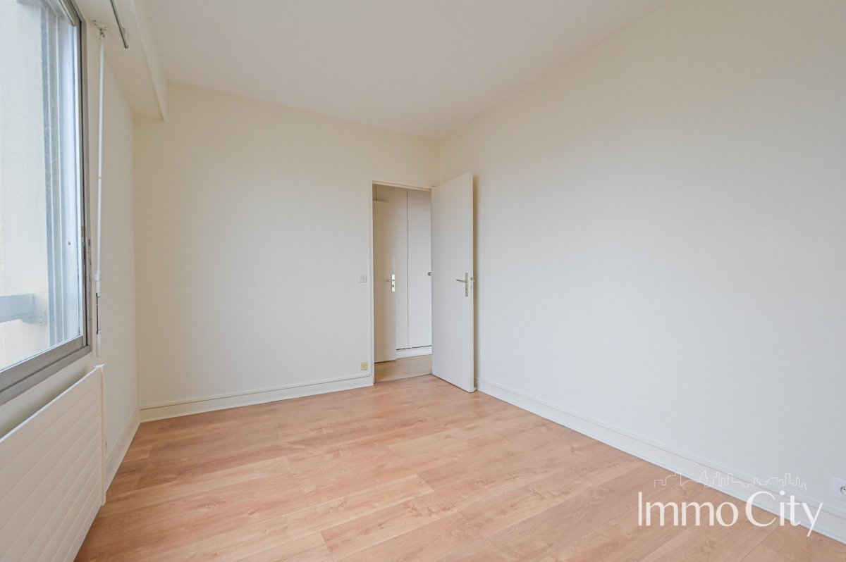 Location Appartement  4 pièces - 87.48m² 92800 Puteaux