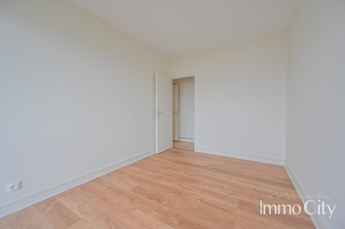 Location Appartement  4 pièces - 87.48m² 92800 Puteaux