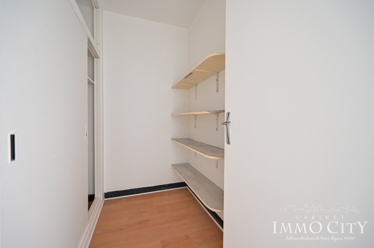 Location Appartement  2 pièces - 59.06m² 75017 Paris