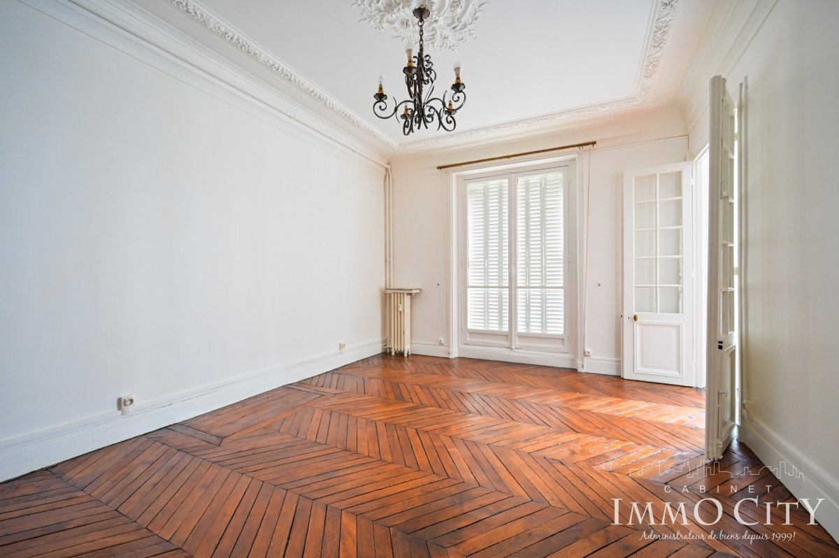 Location Appartement meublé 4 pièces - 106.39m² 75008 Paris