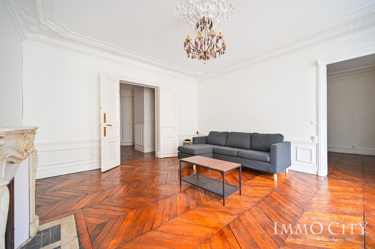 Location Appartement meublé 4 pièces - 106.39m² 75008 Paris