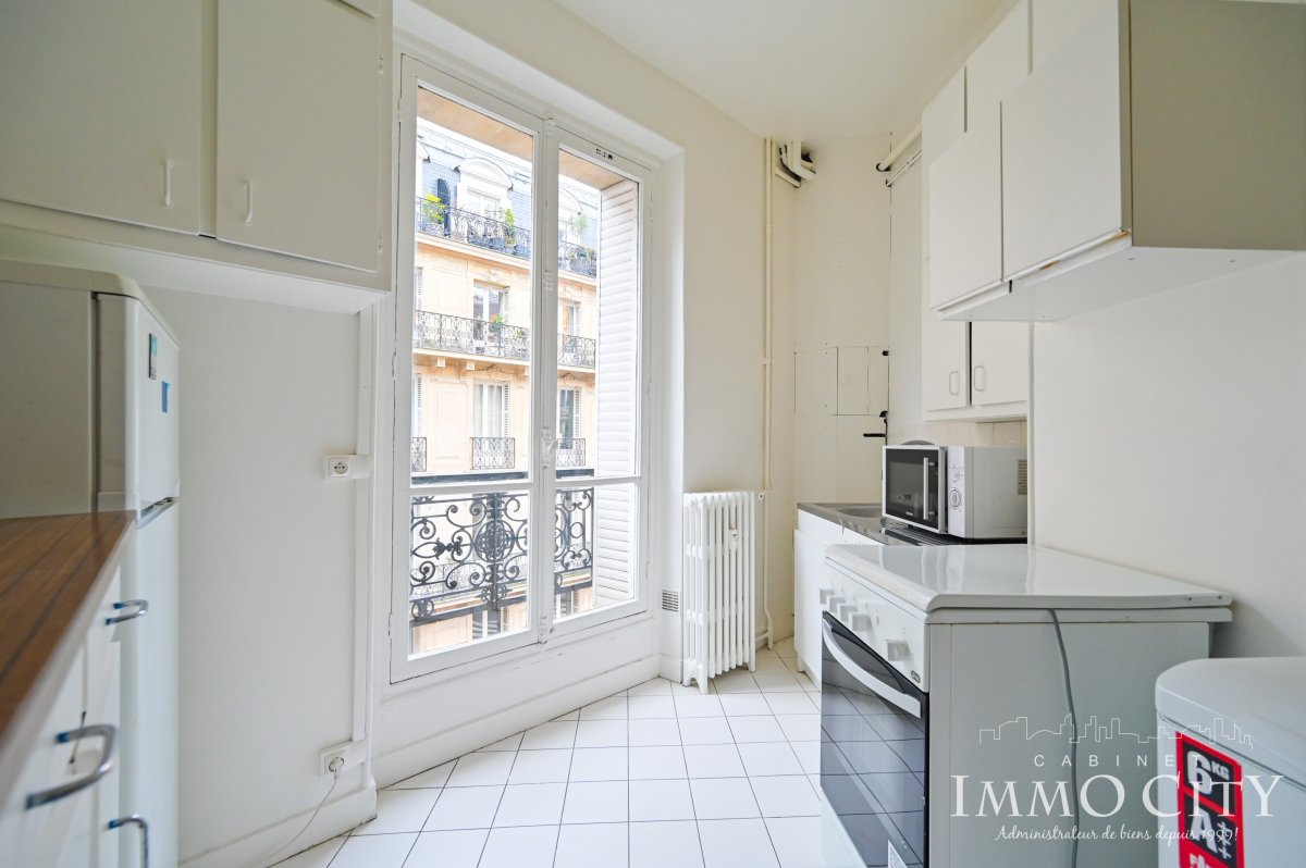 Location Appartement meublé 4 pièces - 106.39m² 75008 Paris