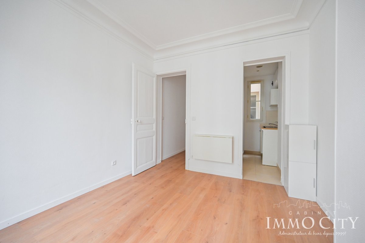 Location Appartement  2 pièces - 26.99m² 75017 Paris