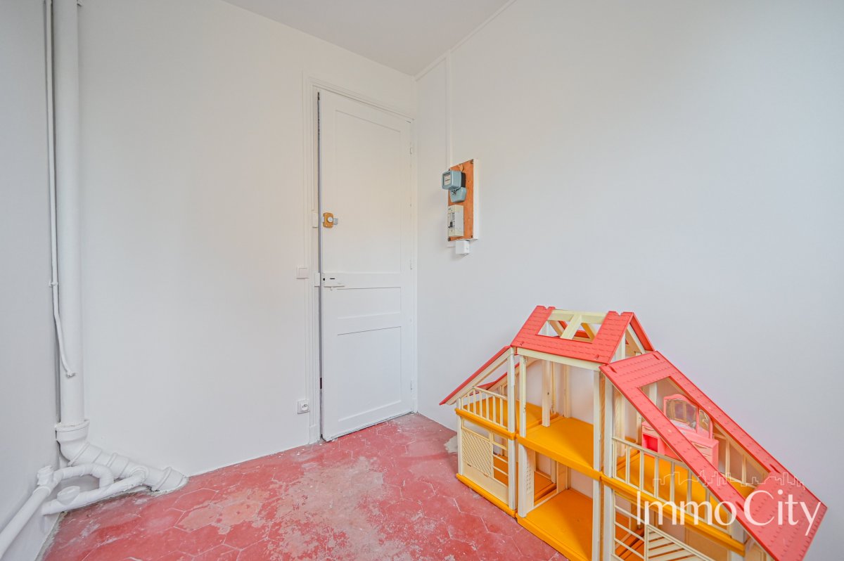 Vente Appartement  1 pièce (studio) - 7.08m² 75007 Paris