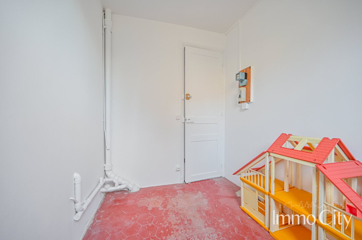 Vente Appartement  1 pièce (studio) - 7.08m² 75007 Paris