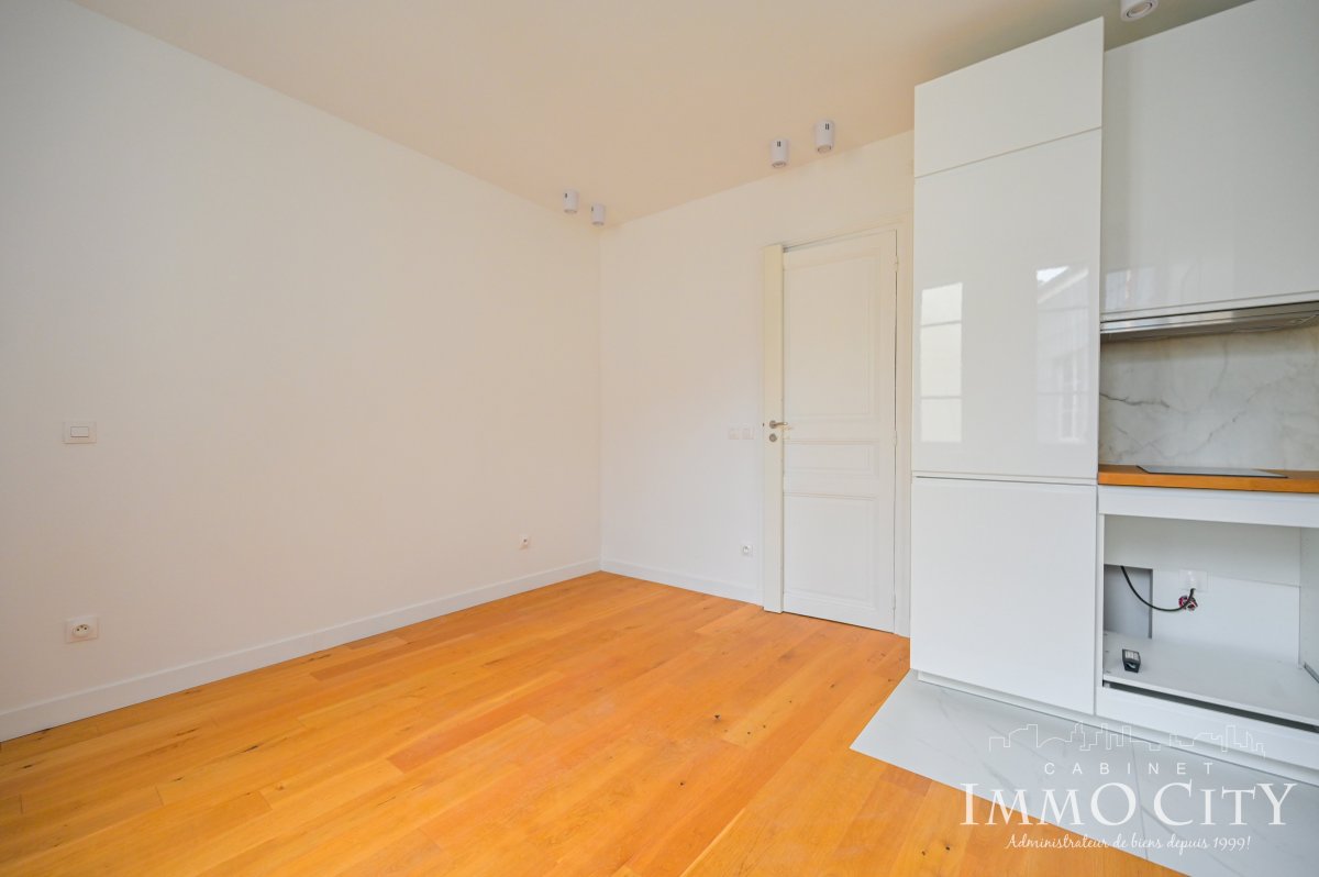 Location Appartement  1 pièce (studio) - 16.1m² 75016 Paris