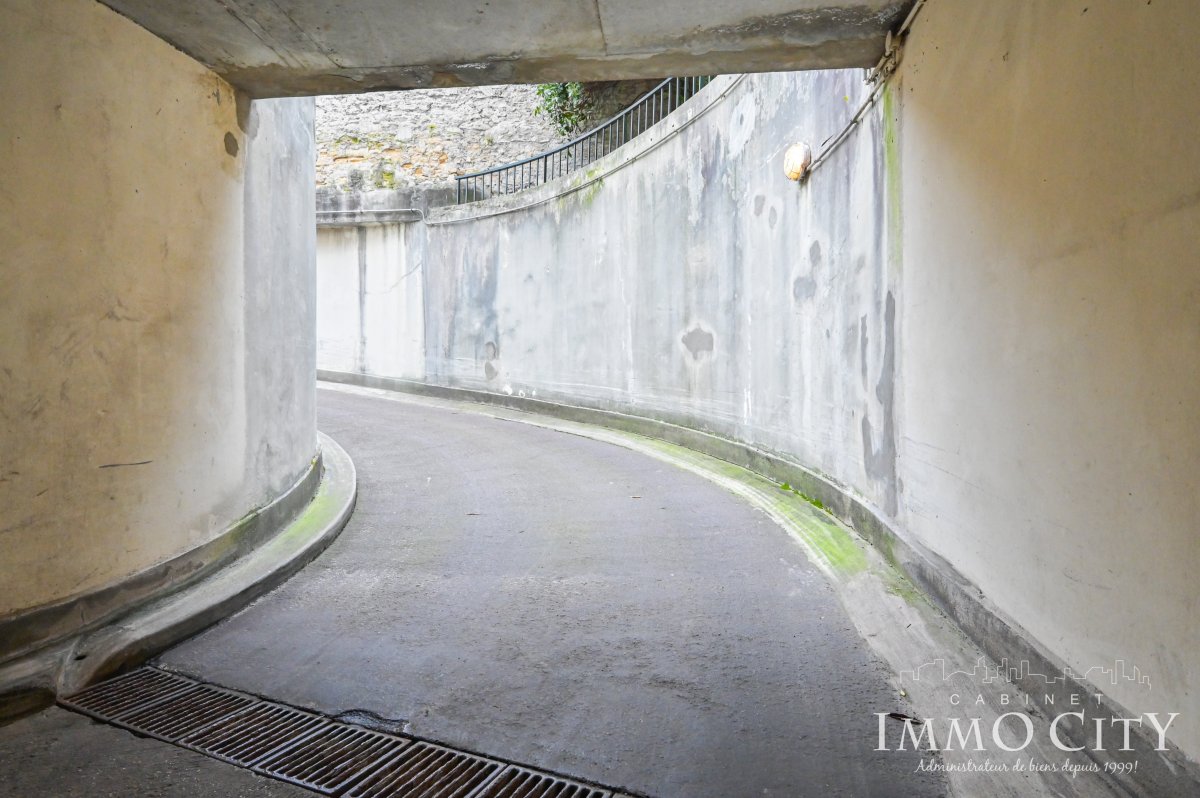 Location Box  - 11m² 75015 Paris