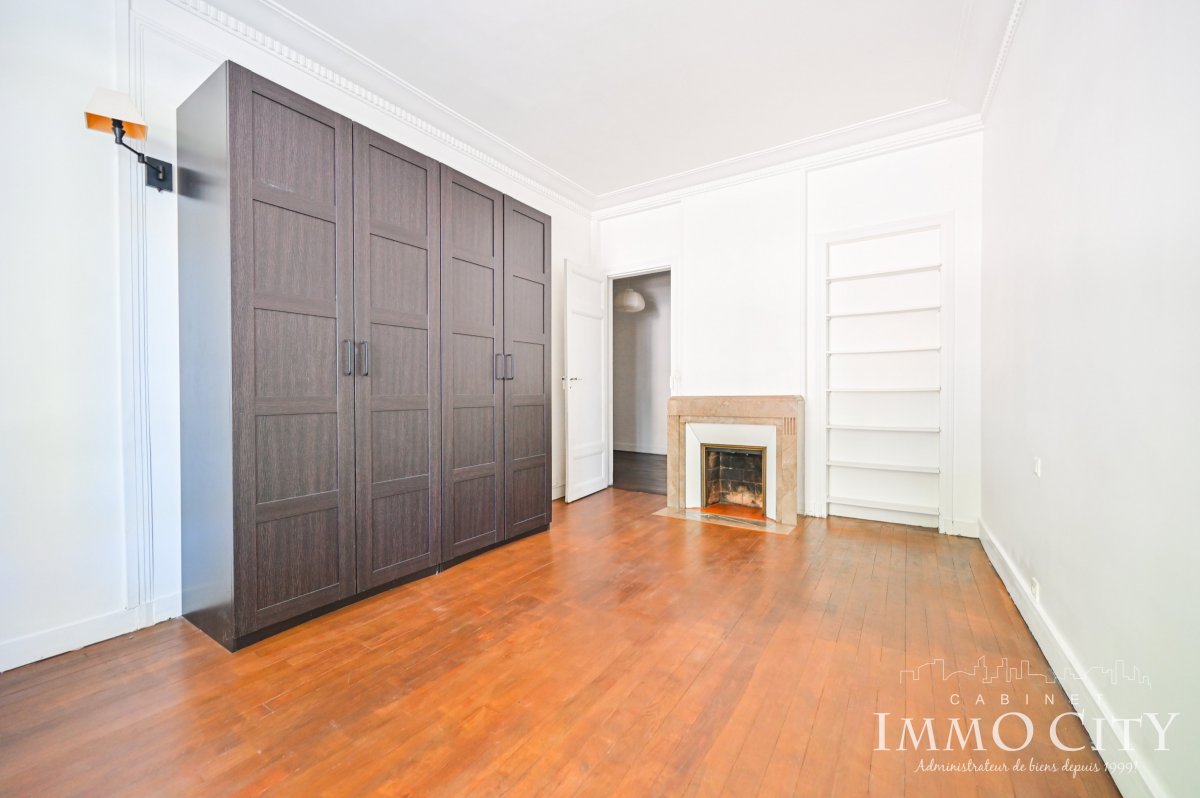 Location Appartement  2 pièces - 59.74m² 75015 Paris