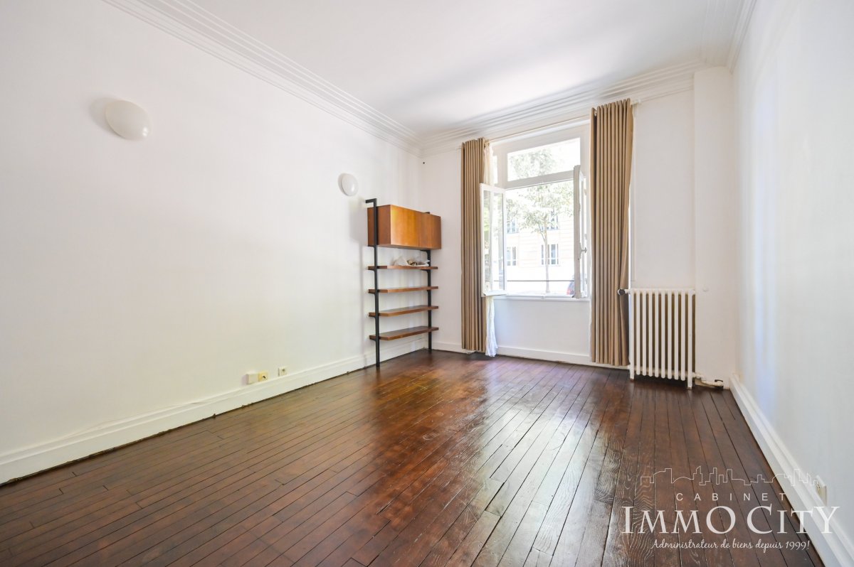 Location Appartement  2 pièces - 59.74m² 75015 Paris