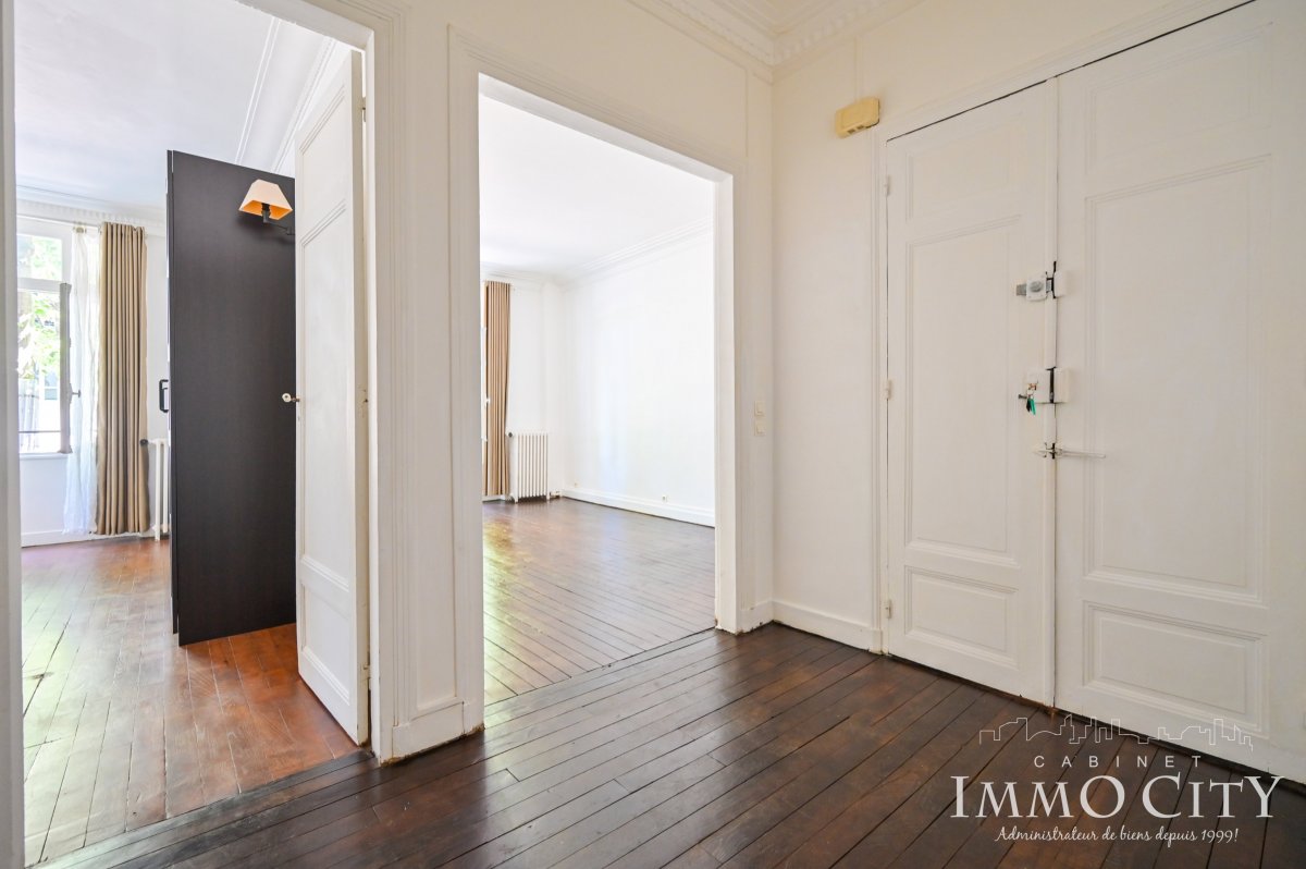 Location Appartement  2 pièces - 59.74m² 75015 Paris