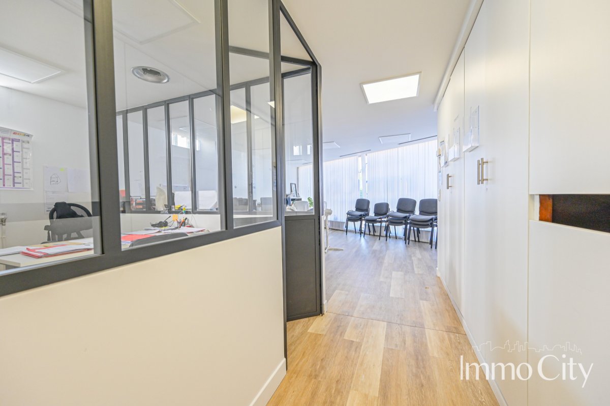 Vente Local commercial  6 pièces - 120m² 93230 Romainville