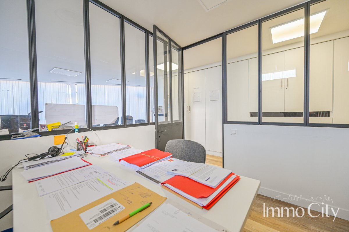 Vente Local commercial  6 pièces - 120m² 93230 Romainville