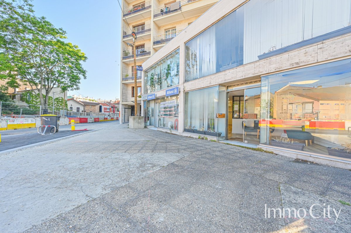 Vente Local commercial  6 pièces - 120m² 93230 Romainville