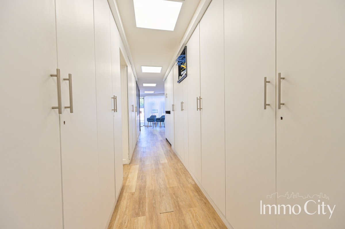 Vente Local commercial  6 pièces - 120m² 93230 Romainville