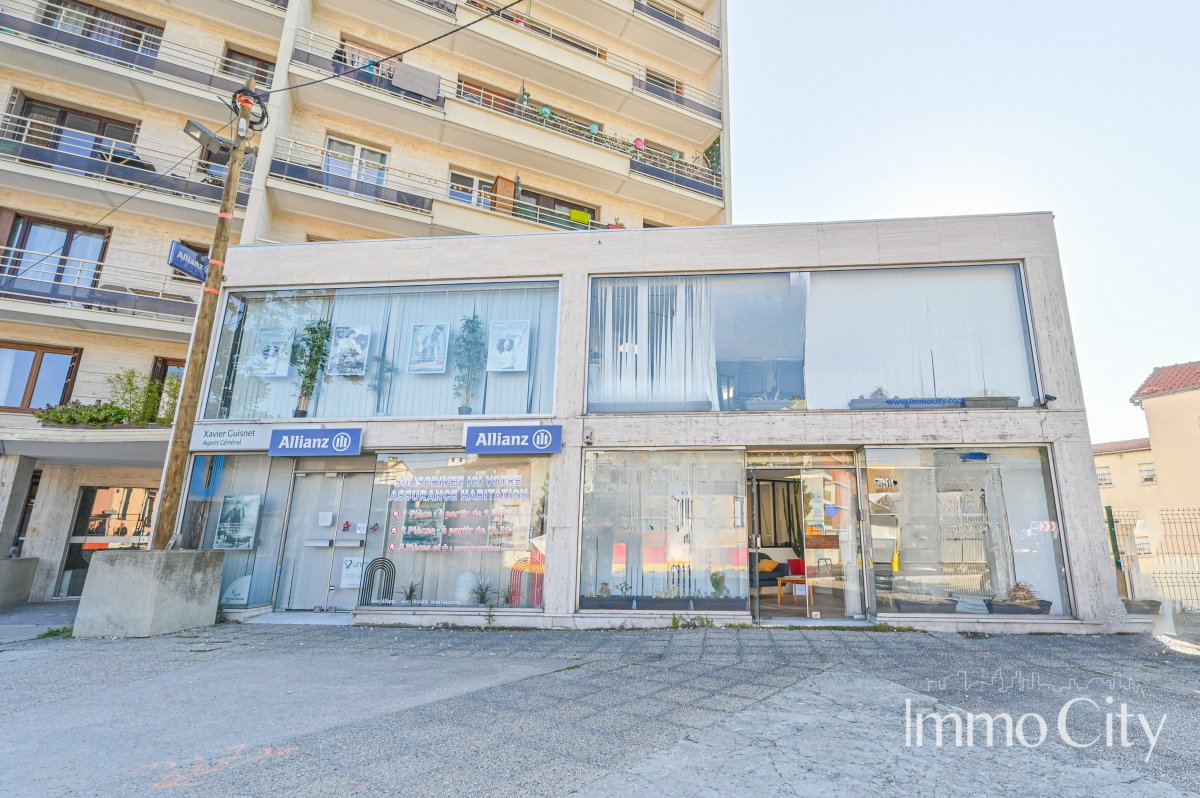 Vente Local commercial  6 pièces - 120m² 93230 Romainville