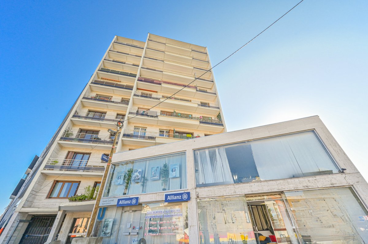 Vente Local commercial  6 pièces - 120m² 93230 Romainville