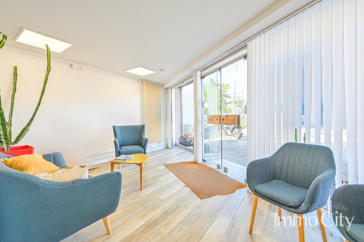 Vente Local commercial  6 pièces - 120m² 93230 Romainville