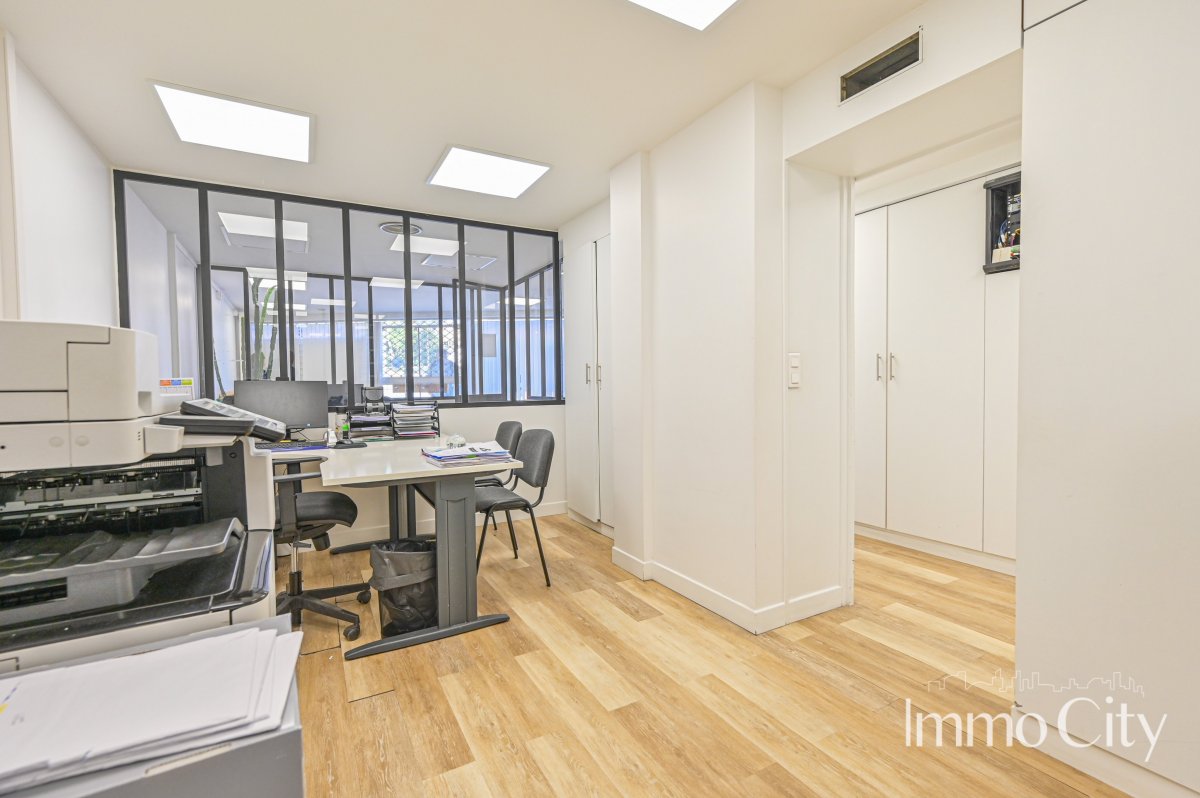 Vente Local commercial  6 pièces - 120m² 93230 Romainville