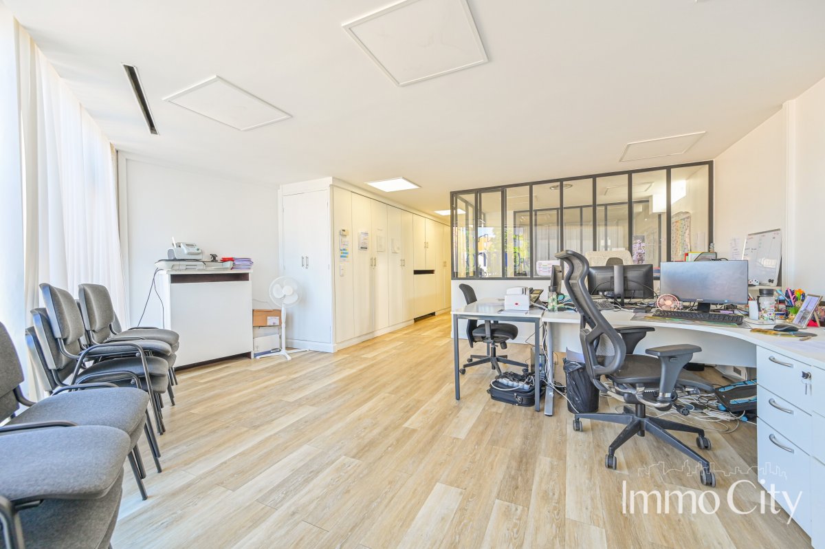 Vente Local commercial  6 pièces - 120m² 93230 Romainville