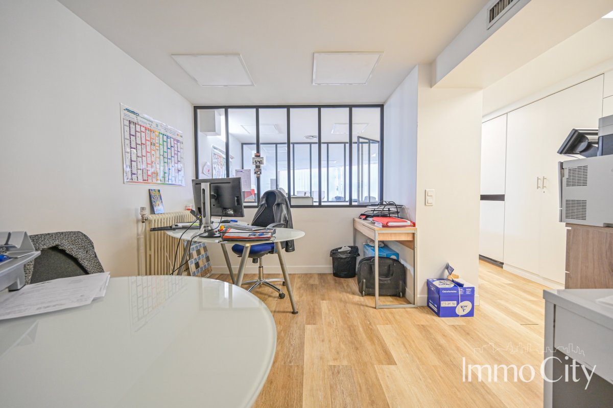 Vente Local commercial  6 pièces - 120m² 93230 Romainville