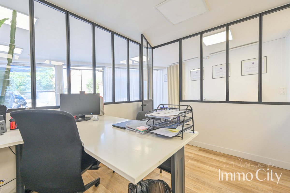 Vente Local commercial  6 pièces - 120m² 93230 Romainville