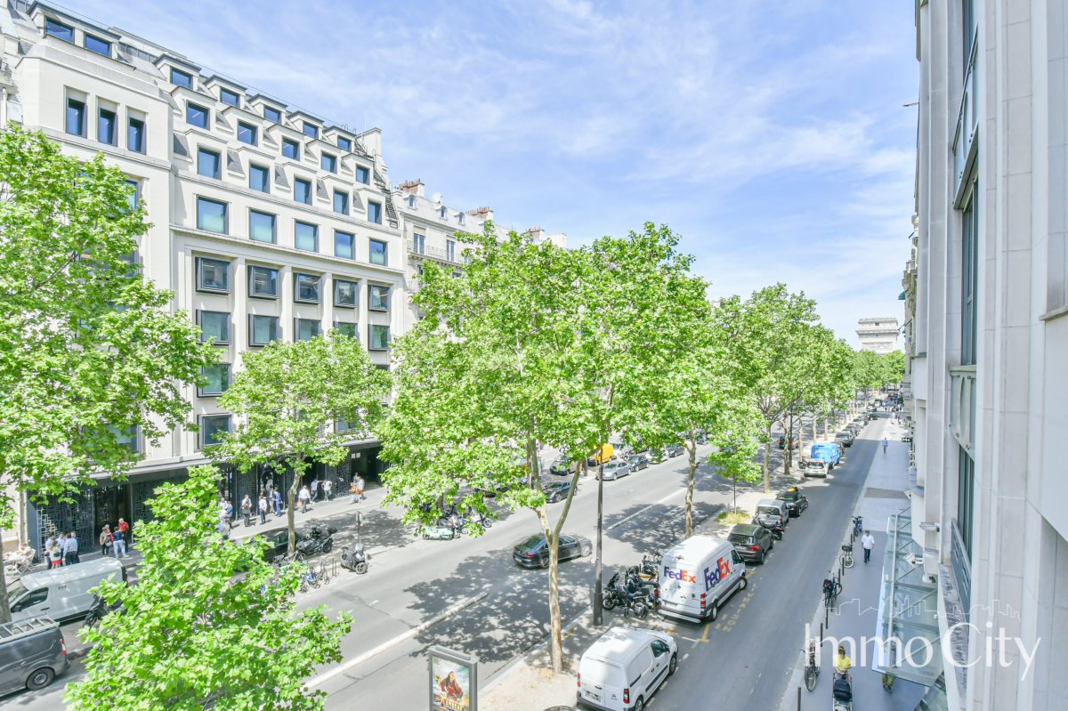 Location Appartement  2 pièces - 77.21m² 75116 Paris