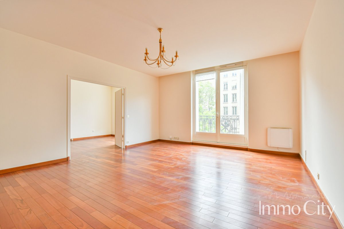 Location Appartement  2 pièces - 77.21m² 75116 Paris