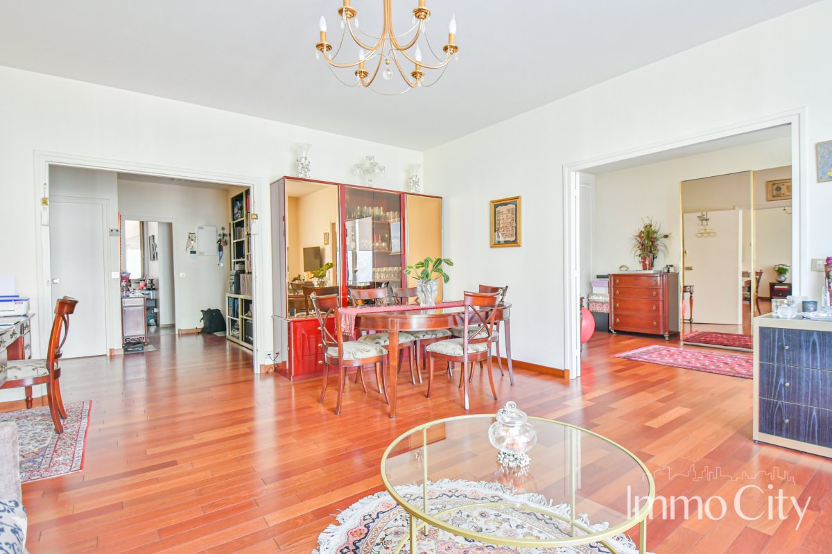 Location Appartement  2 pièces - 77.21m² 75116 Paris