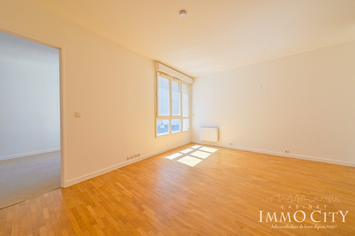 Location Appartement  2 pièces - 43.55m² 75017 Paris