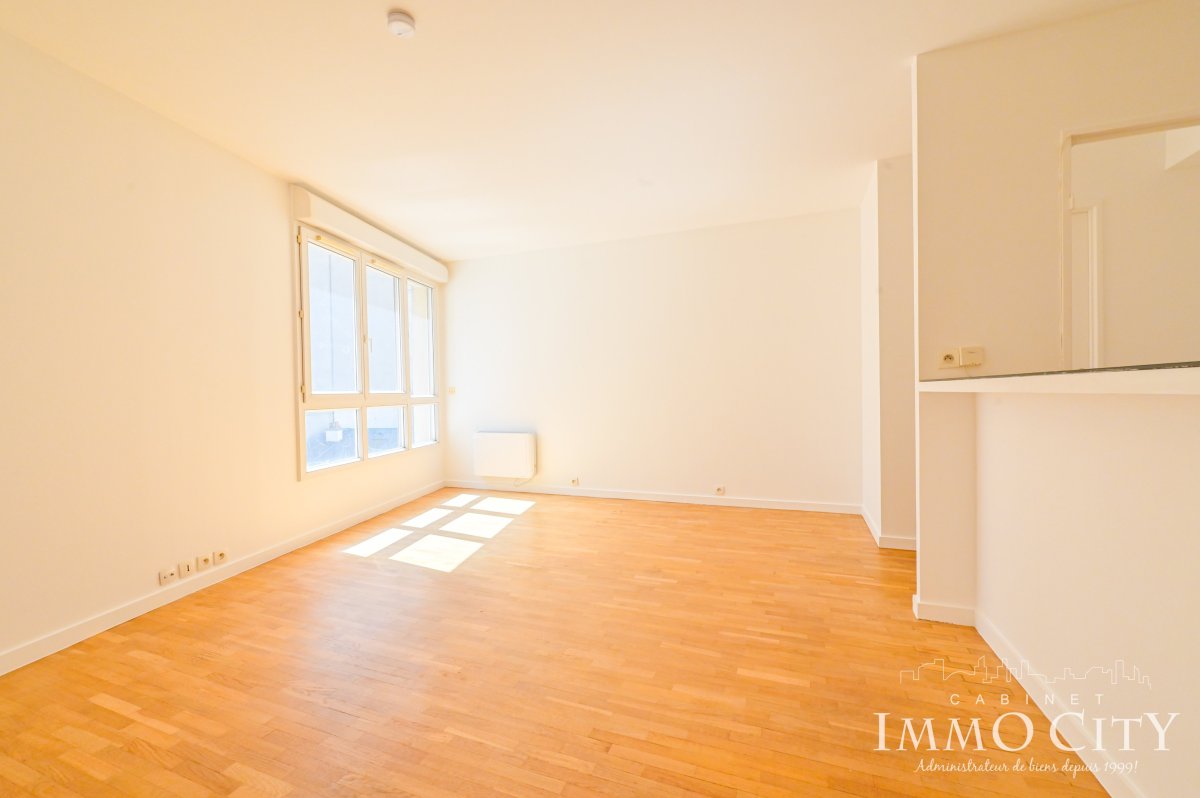 Location Appartement  2 pièces - 43.55m² 75017 Paris