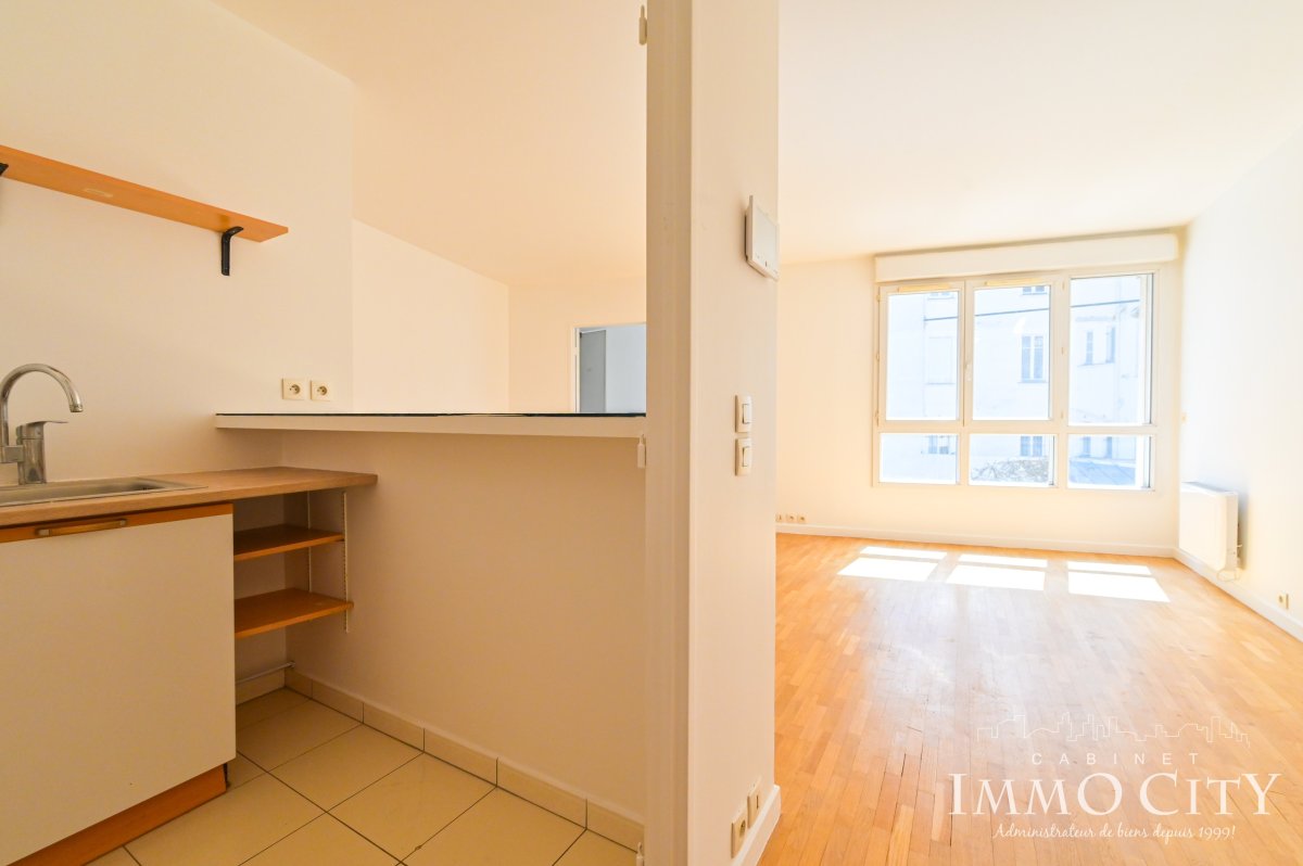 Location Appartement  2 pièces - 43.55m² 75017 Paris