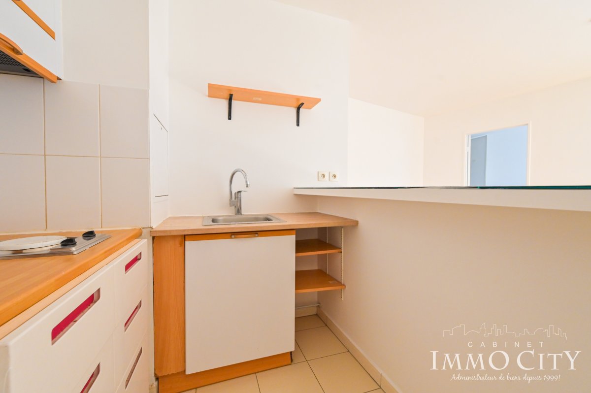 Location Appartement  2 pièces - 43.55m² 75017 Paris