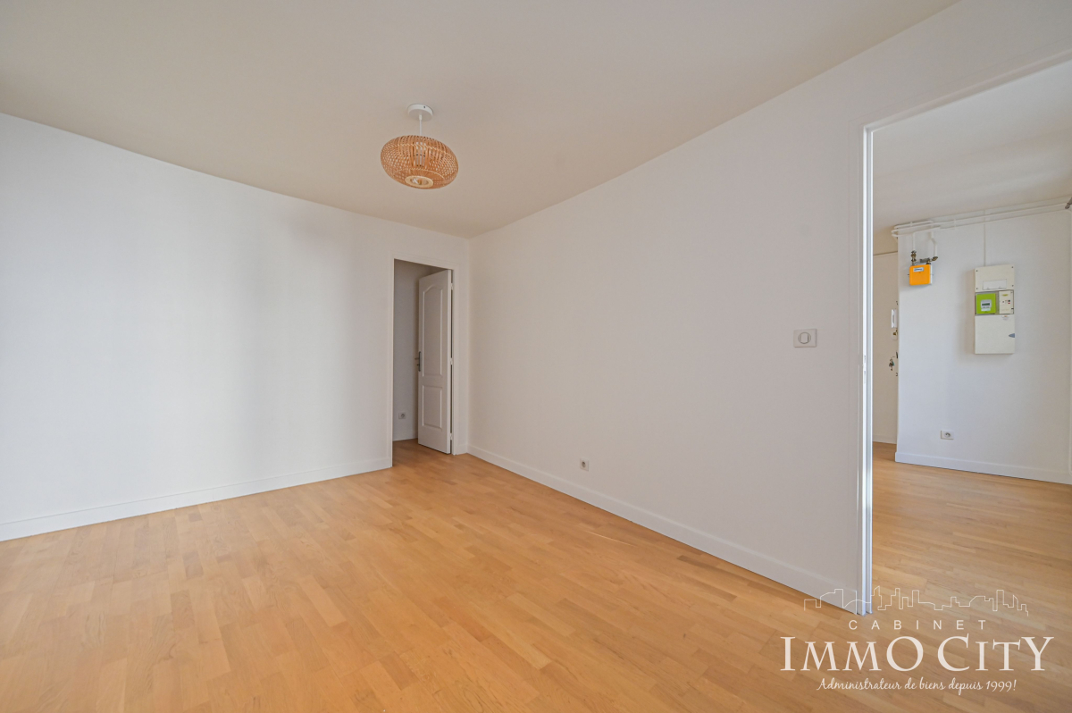 Location Appartement  2 pièces - 49.24m² 75006 Paris