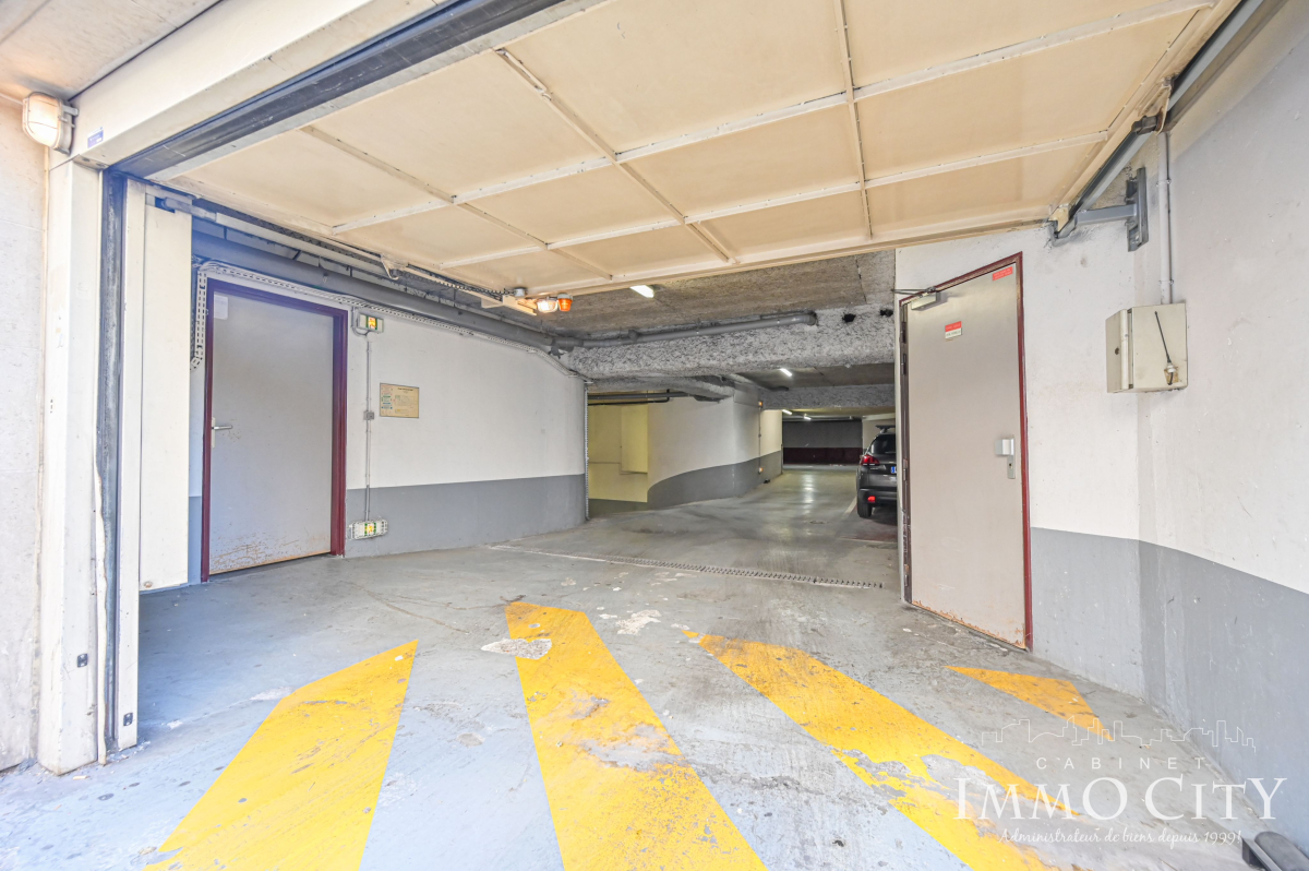 Location Parking  - 0m² 75015 Paris