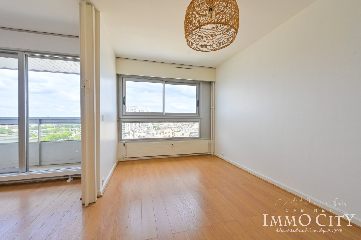 Location Appartement  4 pièces - 96.62m² 75015 Paris