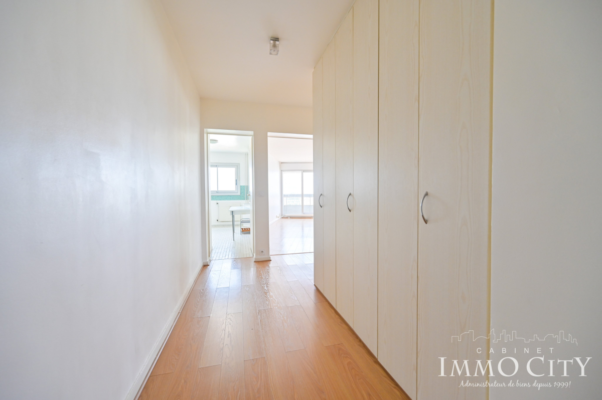 Location Appartement  4 pièces - 96.62m² 75015 Paris
