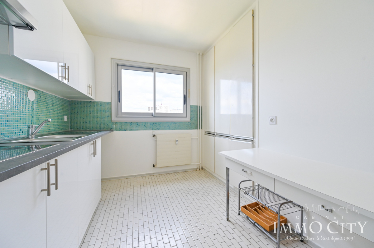 Location Appartement  4 pièces - 96.62m² 75015 Paris