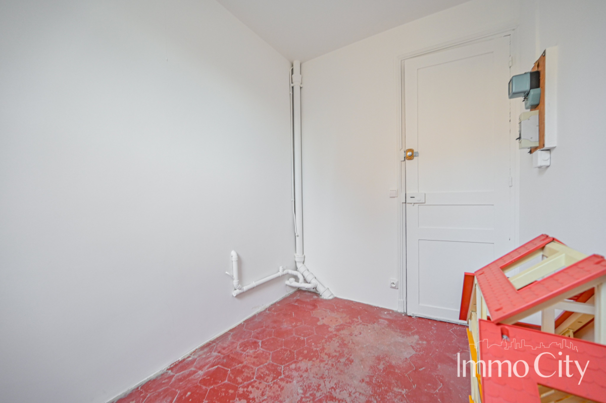 Vente Appartement  1 pièce (studio) - 7.08m² 75007 Paris