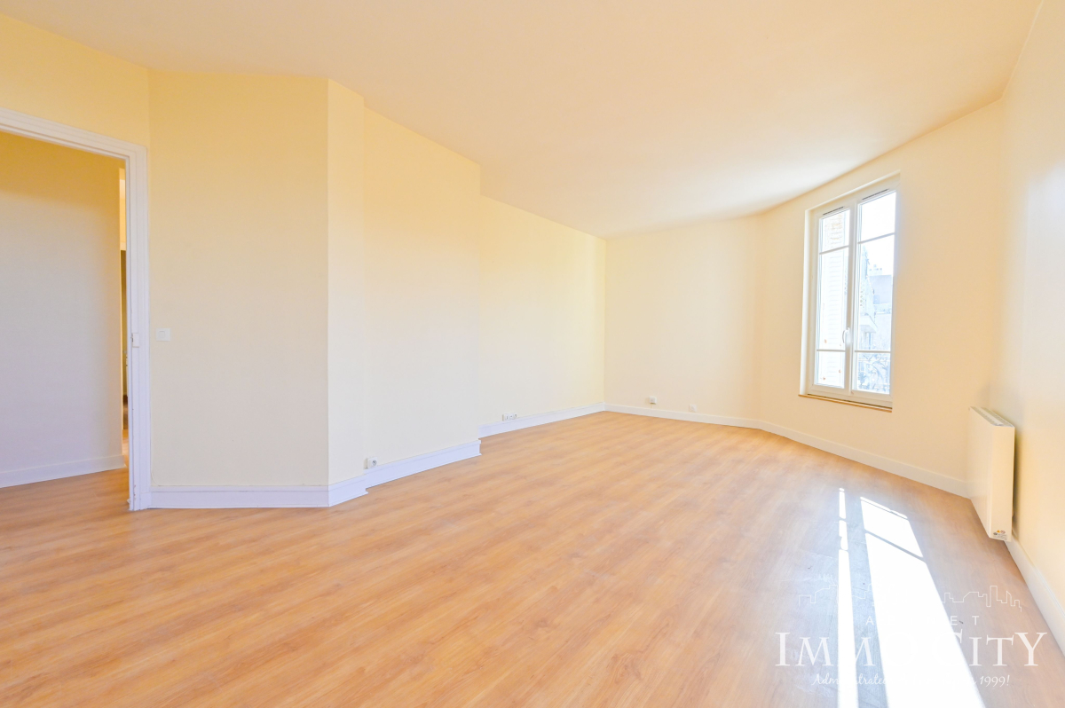 Location Appartement  3 pièces - 67.57m² 75015 Paris
