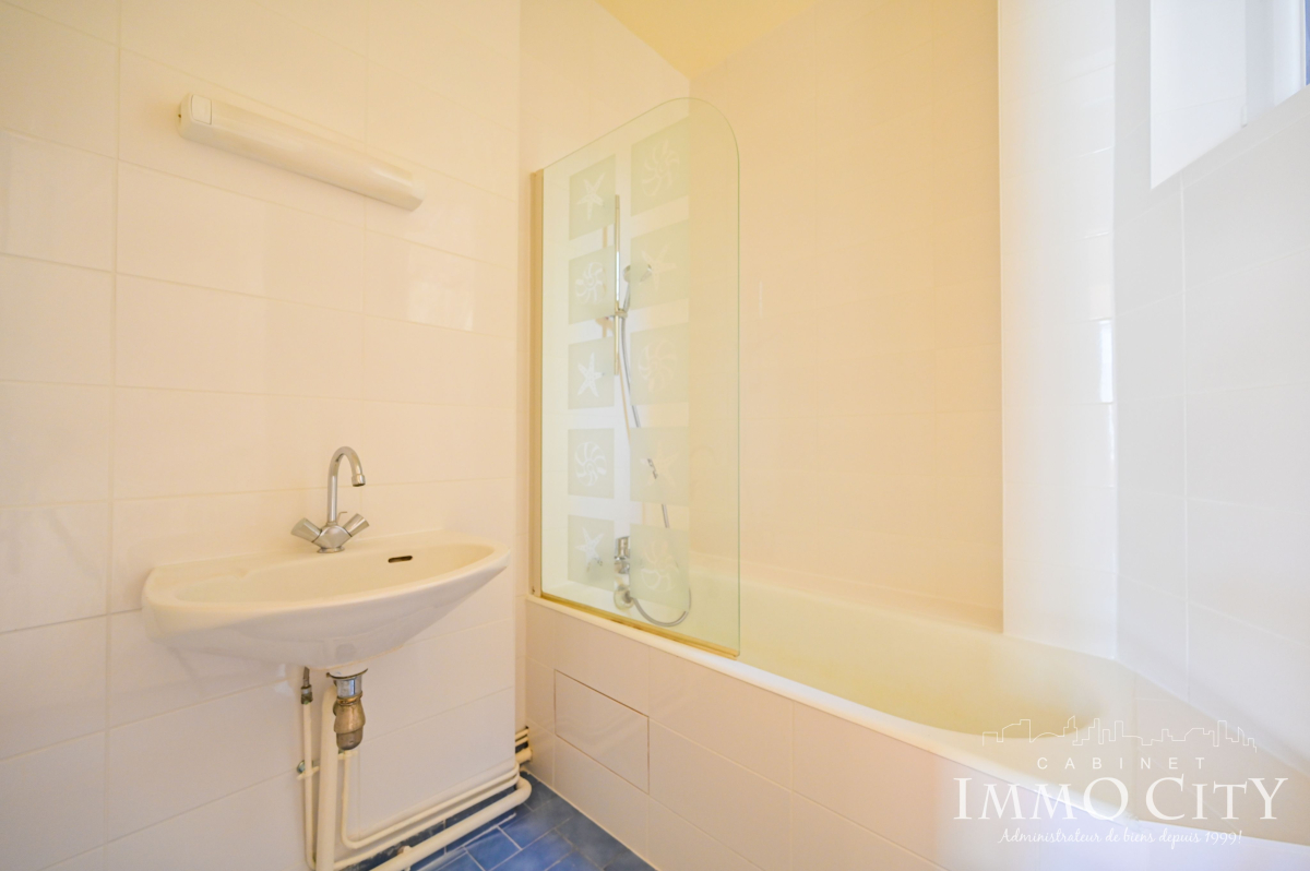 Location Appartement  3 pièces - 67.57m² 75015 Paris