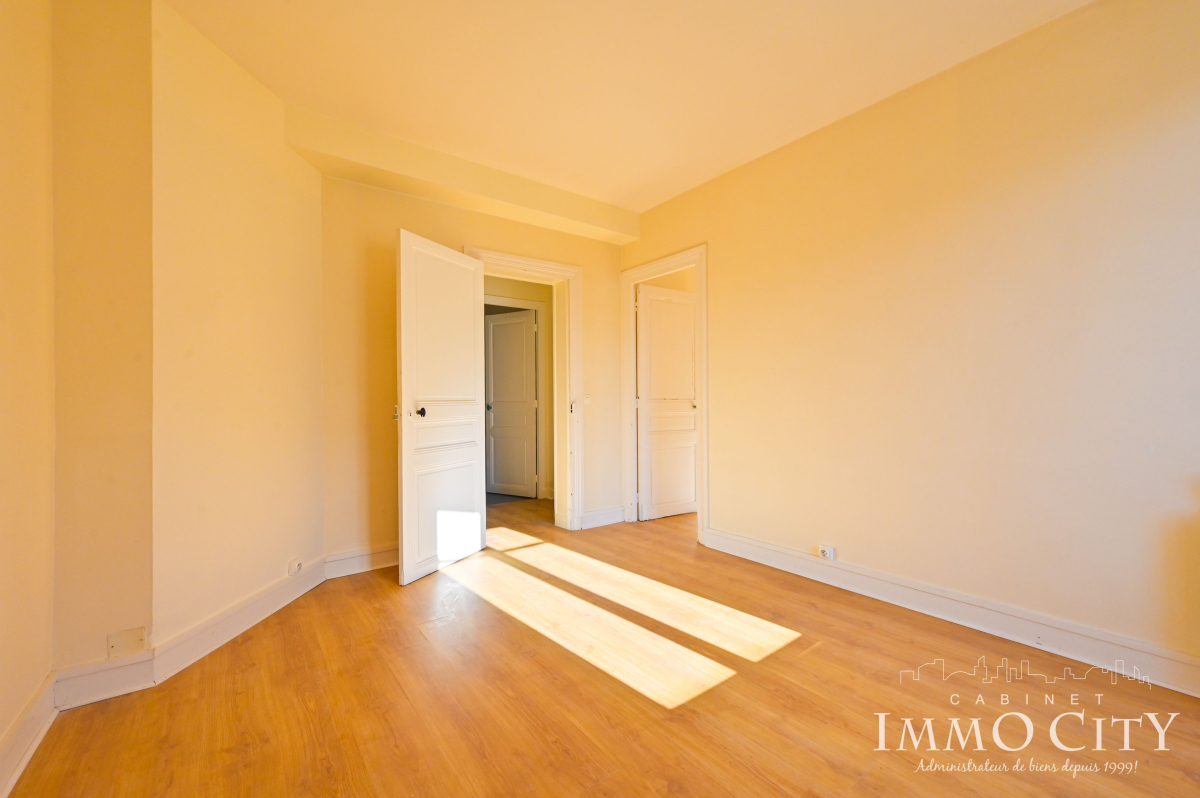 Location Appartement  3 pièces - 67.57m² 75015 Paris