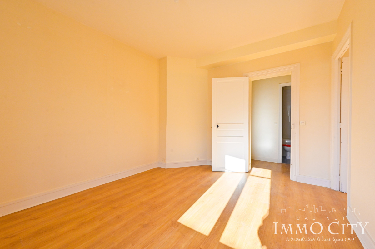 Location Appartement  3 pièces - 67.57m² 75015 Paris