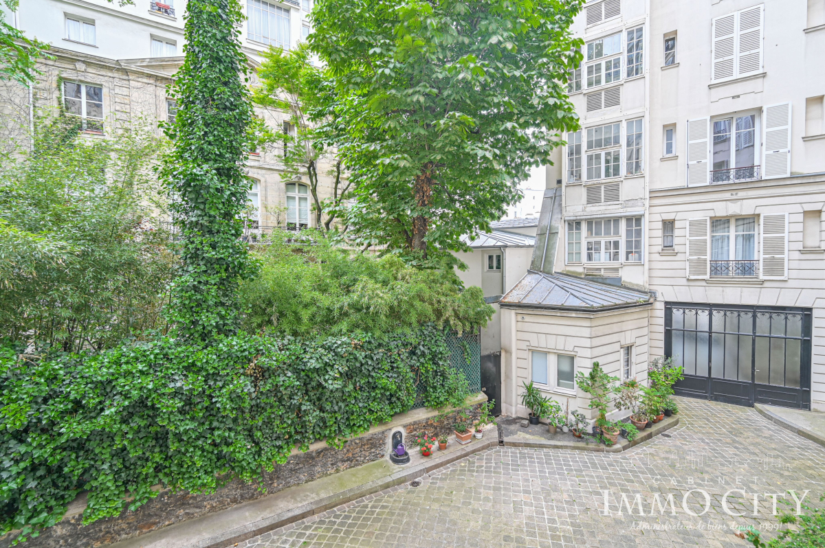 Location Appartement  3 pièces - 72.08m² 75006 Paris