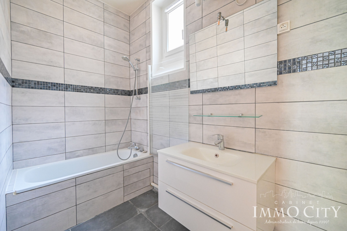 Location Appartement  3 pièces - 72.08m² 75006 Paris