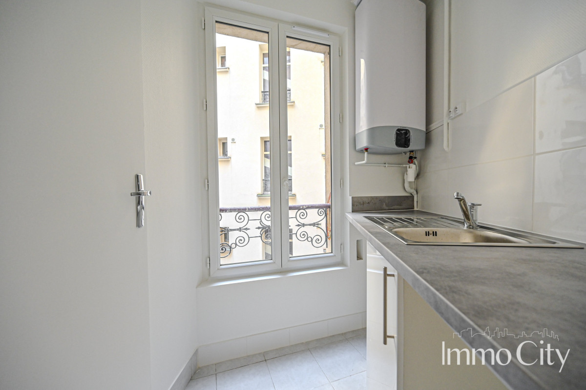 Location Appartement  2 pièces - 29.72m² 75017 Paris