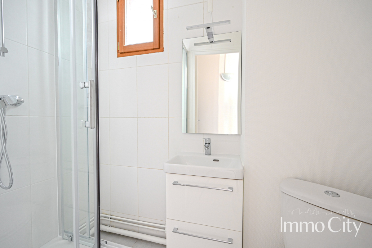 Location Appartement  2 pièces - 29.72m² 75017 Paris