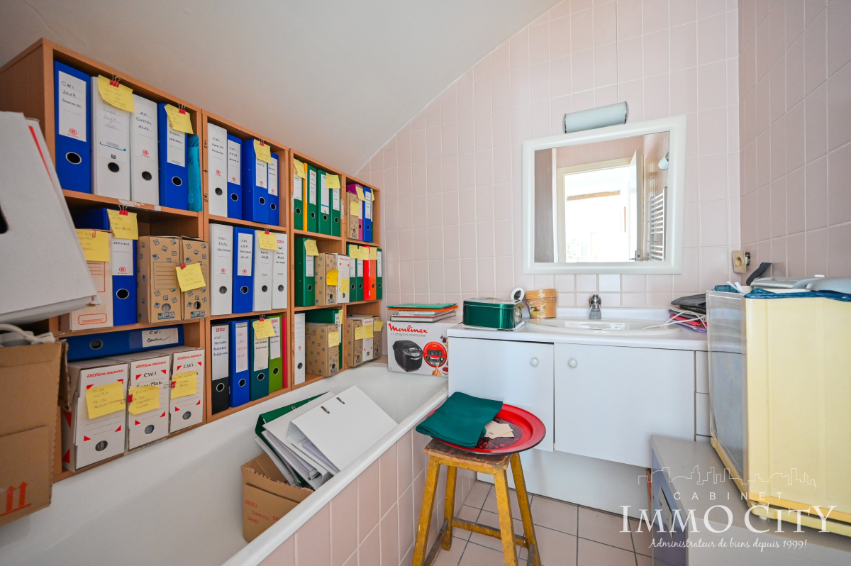 Location Bureau  6 pièces - 210m² 75002 Paris