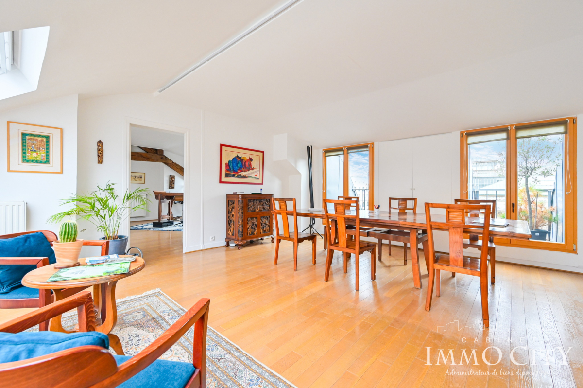 Location Bureau  6 pièces - 210m² 75002 Paris